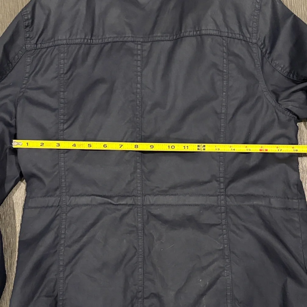 Tommy Hilfiger Men’s Navy Jacket with Gold buttons size Medium